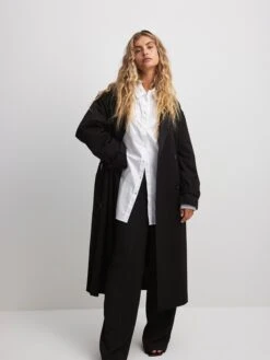 NA-KD Trenchcoats Tussenmantel Dames Zwart