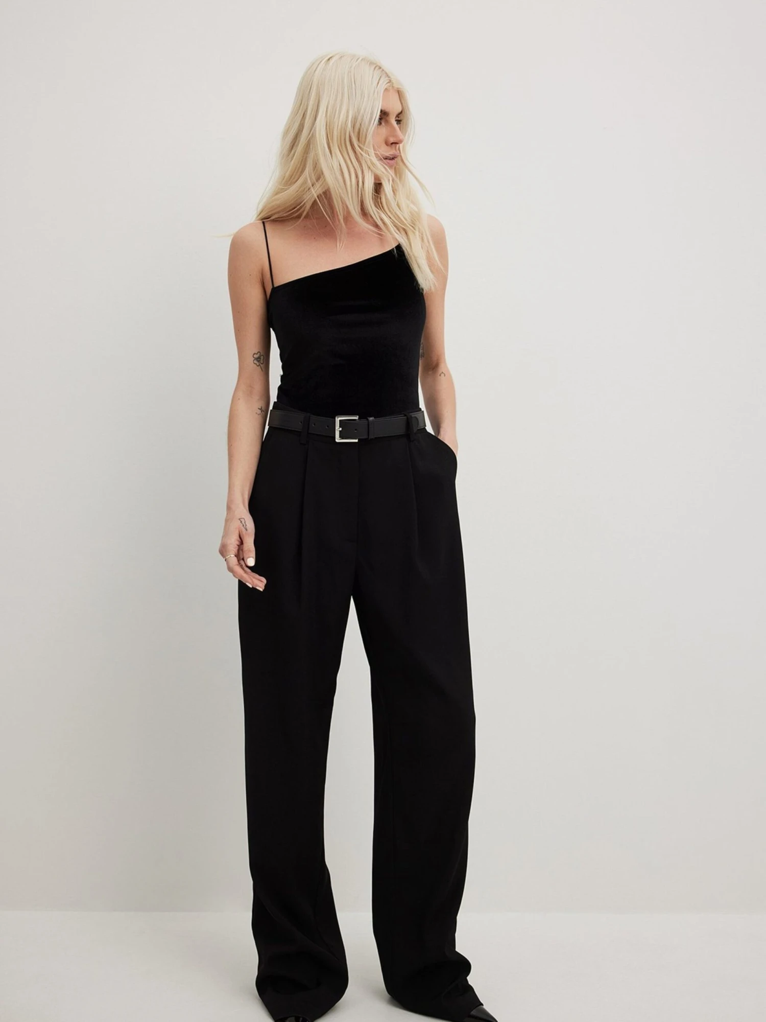 NA-KD Spaghetti Tops Top Dames Zwart - Afbeelding 2