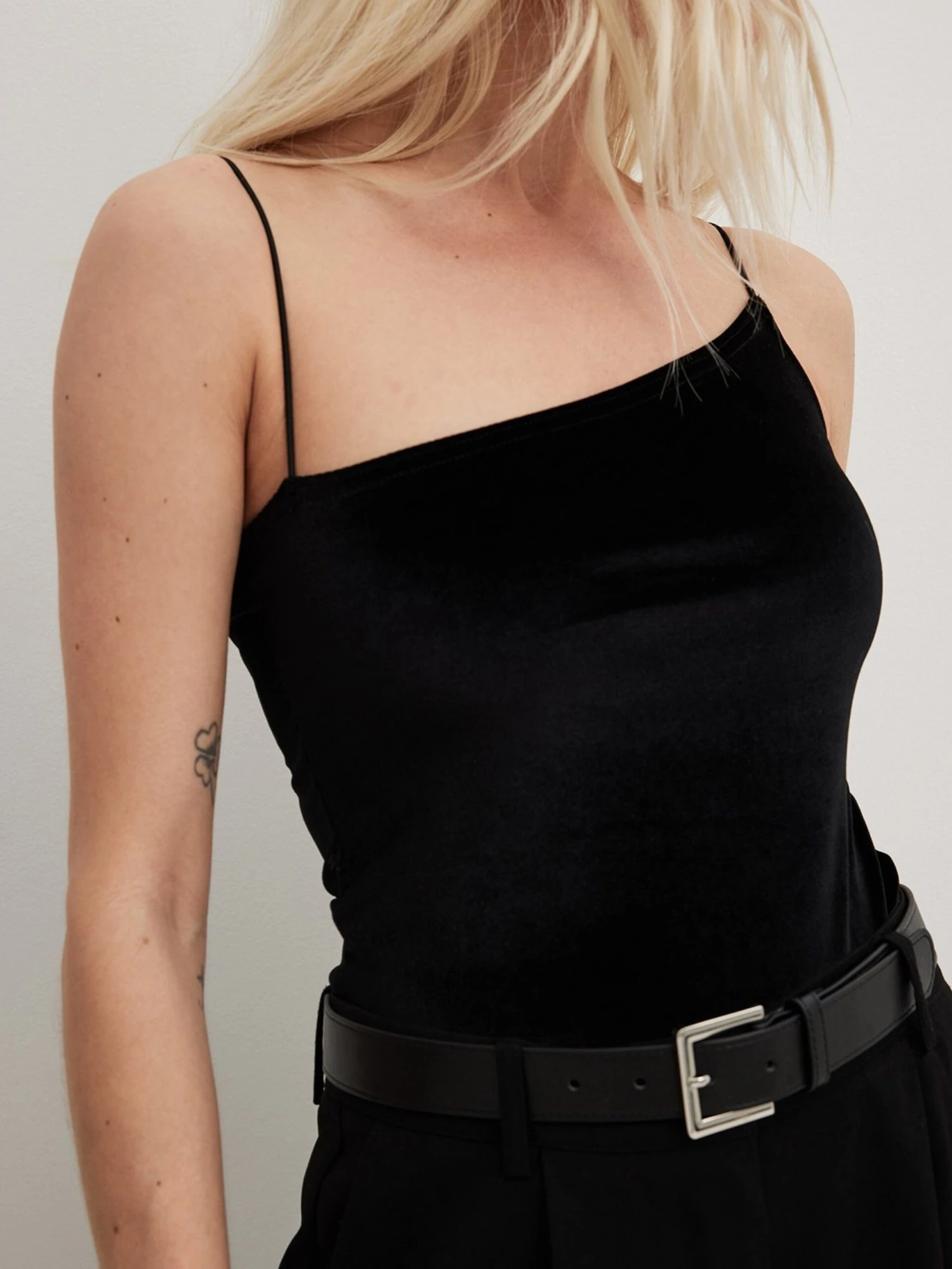 NA-KD Spaghetti Tops Top Dames Zwart